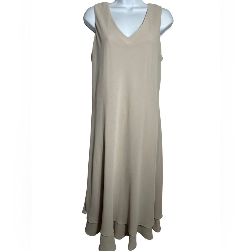 Virgo Sleeveless V-Neck Maxi Dress in Beige
(Bin 9)